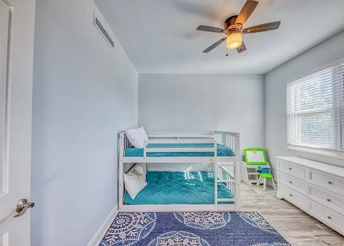 Foxy Palmer! 3 Bedroom 2 Bath In Perdido Golf *